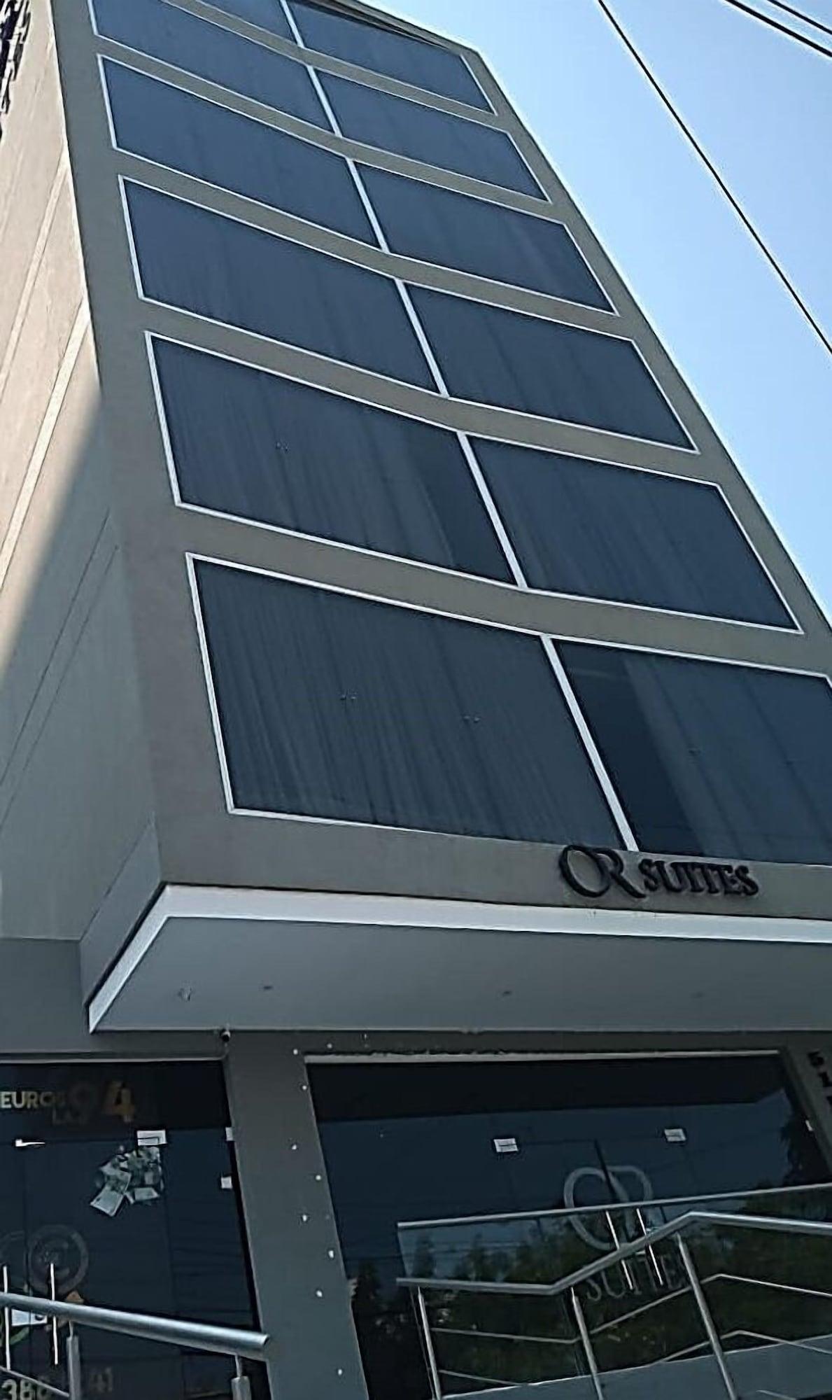Vista Exterior Hotel OR Suites
