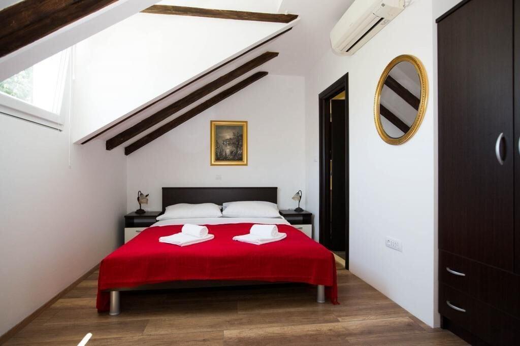 Varios Villa Mia