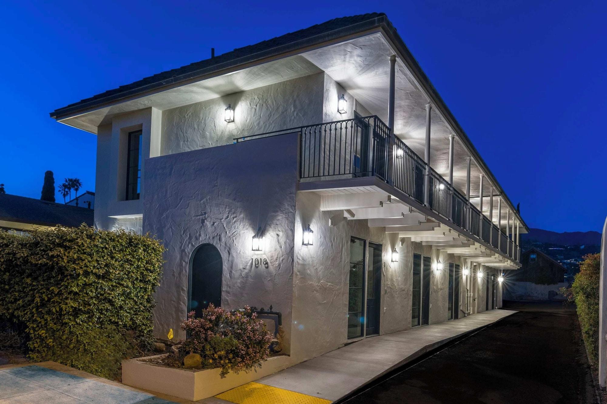 Vista Exterior Casa Jardin