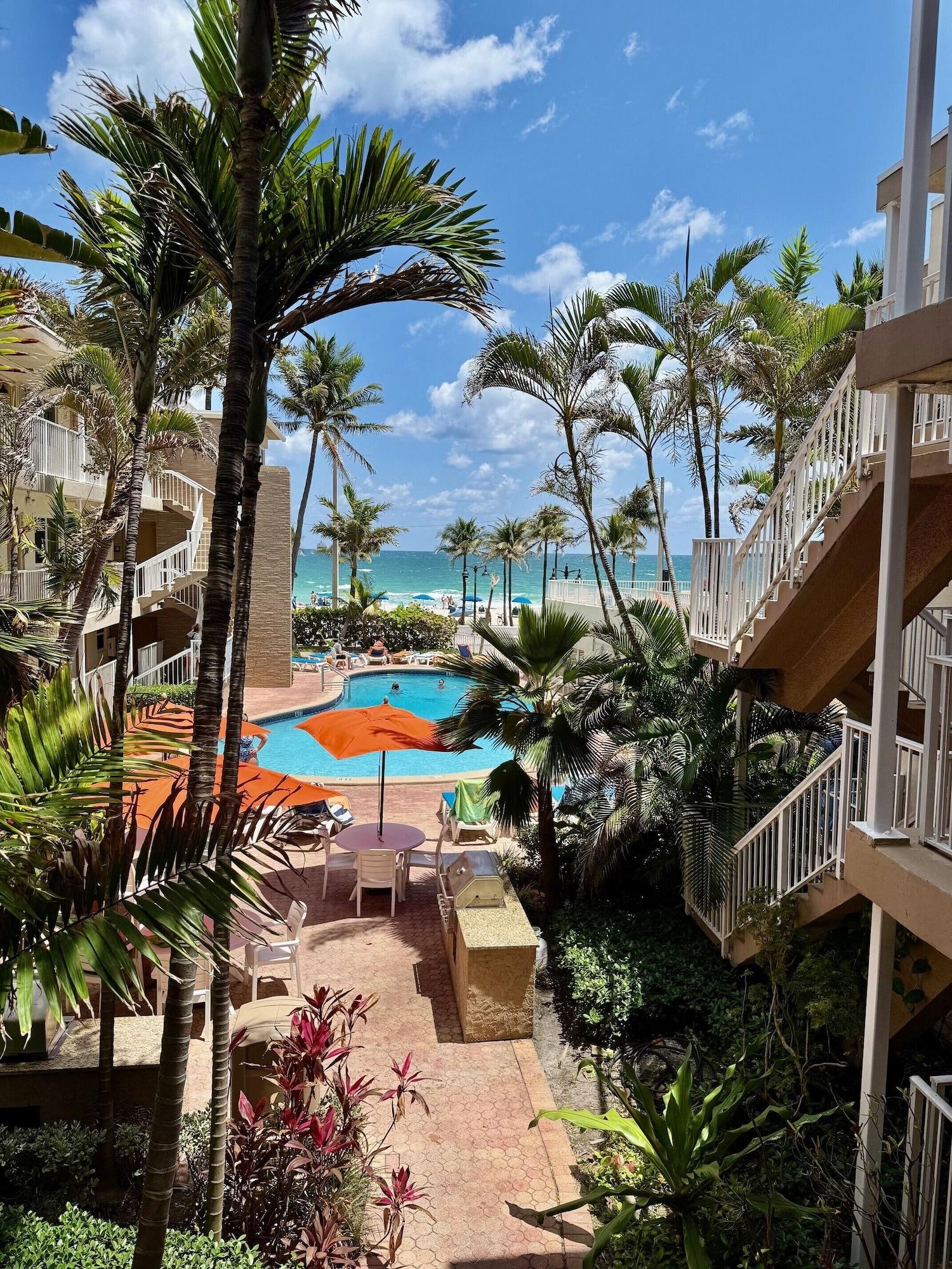 Varios Silver Seas Beach Resort