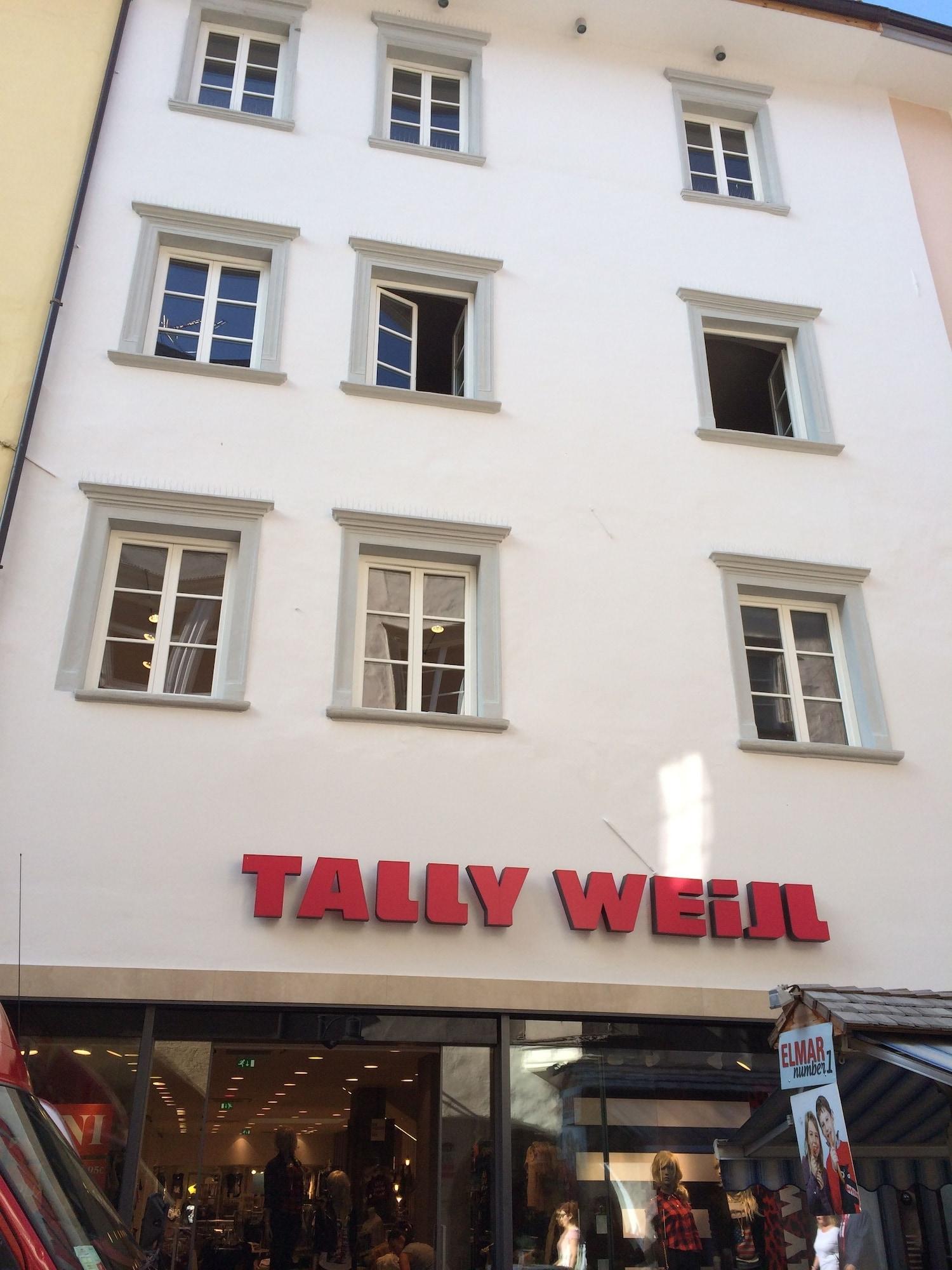 Vista Exterior Iceman Rooms