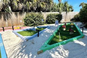 Alquiler Vacacional - Sun-Kissed Skin & Sandy Toes! 4BR, Sleeps 11, steps to beach, SUPs & Mini Golf!