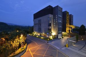 Alojamiento - The Sun Hot Spring & Resort