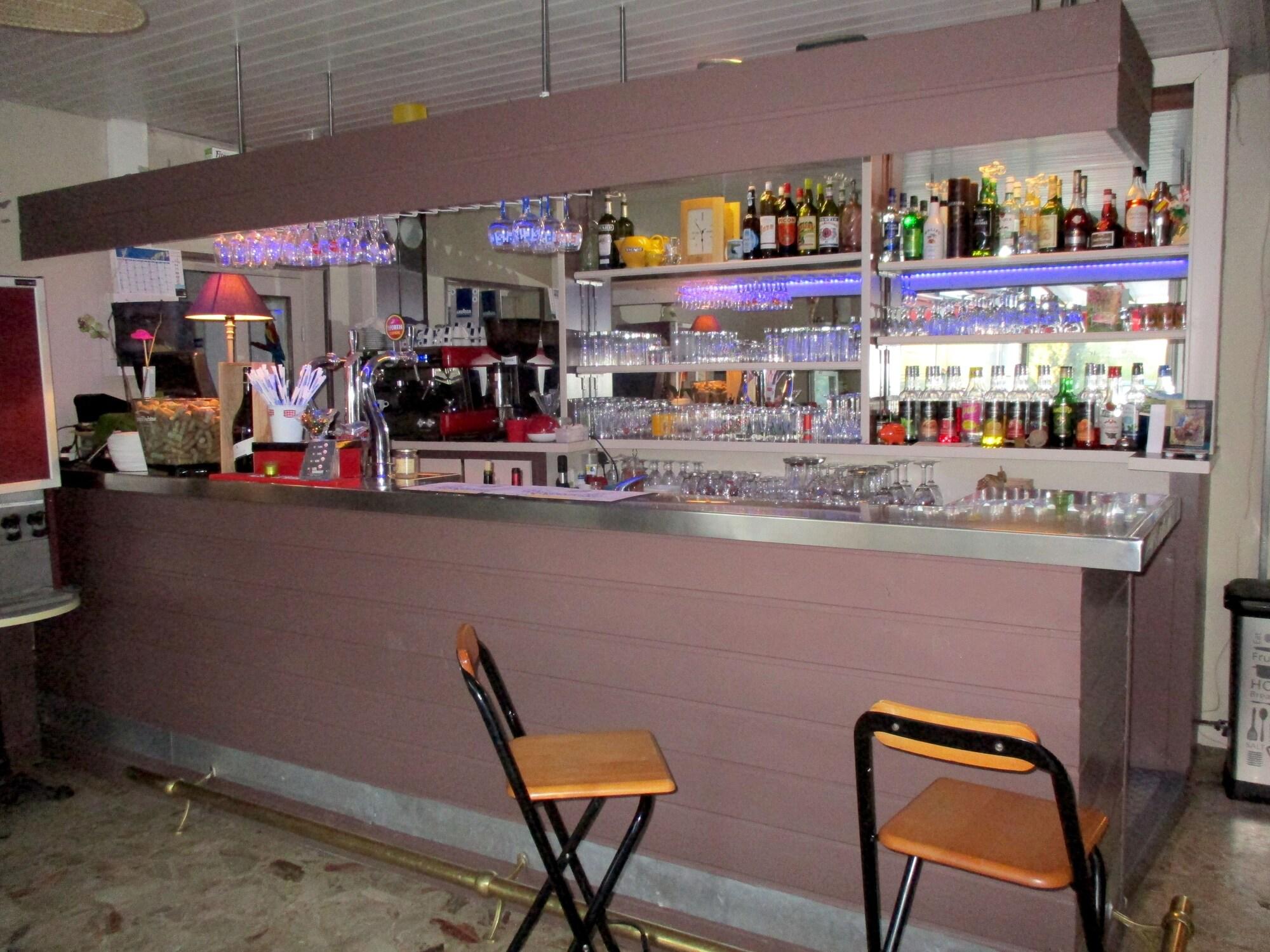 Bar/Salón Le Clos Charmant