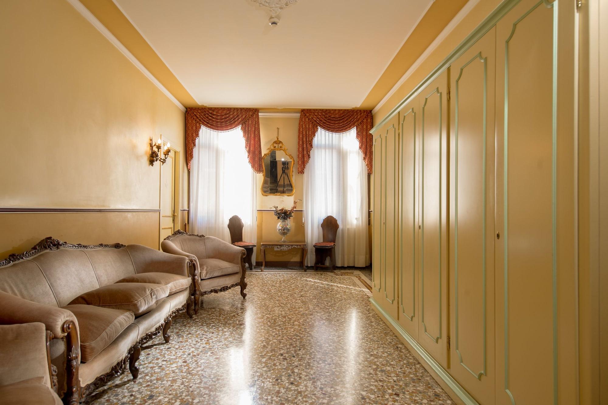 Varios Hotel Centauro