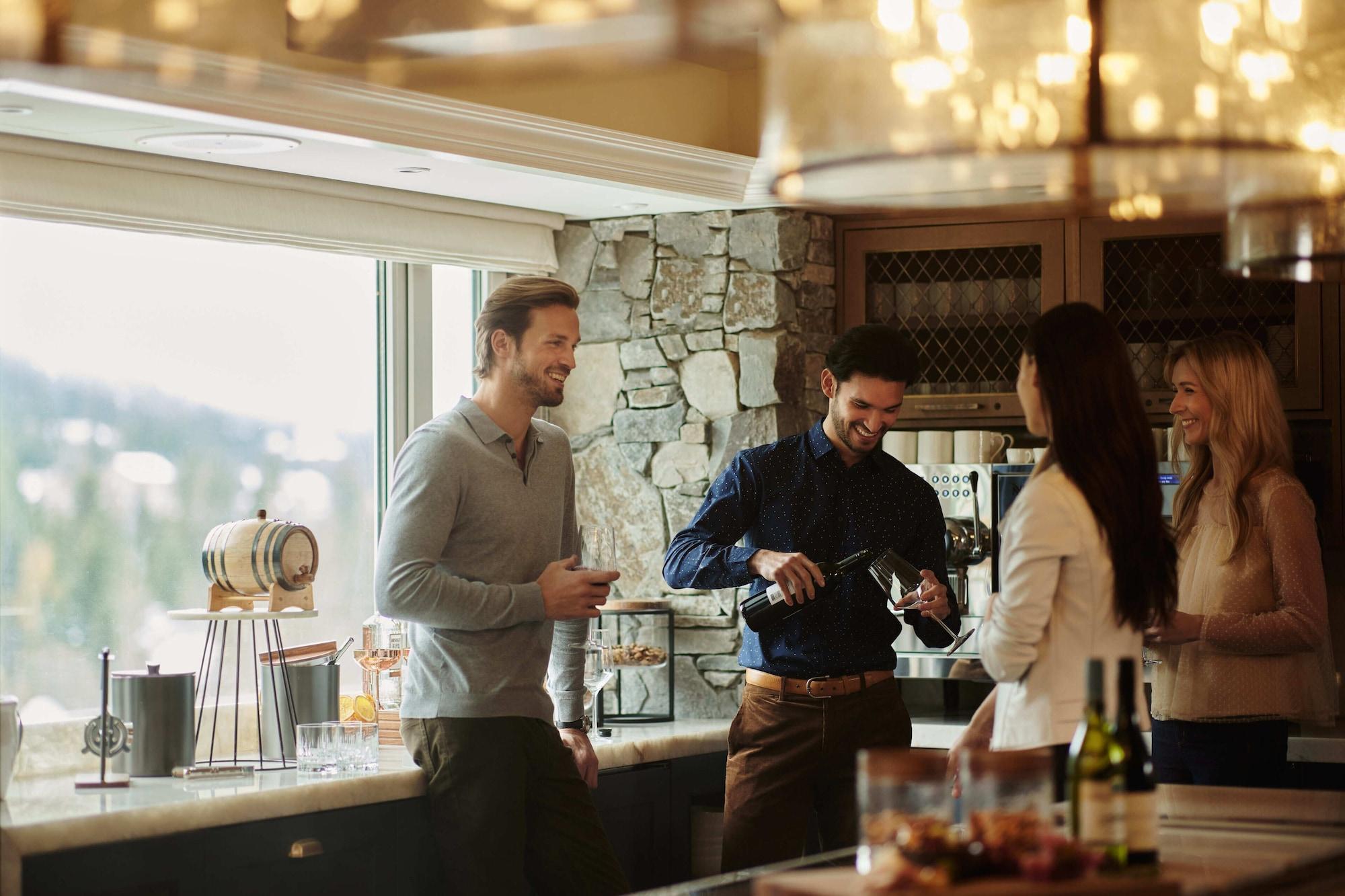 Bar/Salón Fairmont Chateau Whistler Gold Experience