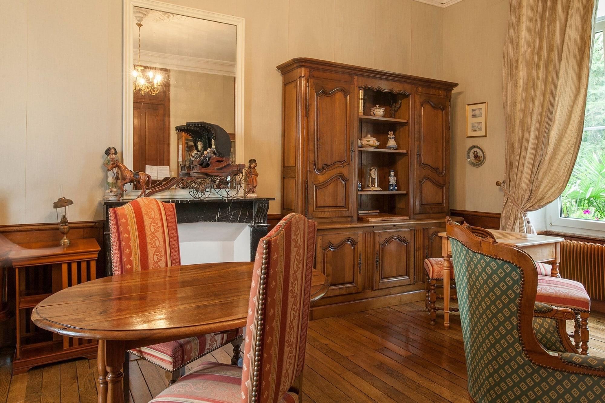 Vista Lobby Manoir de la Roche Torin, The Originals Relais