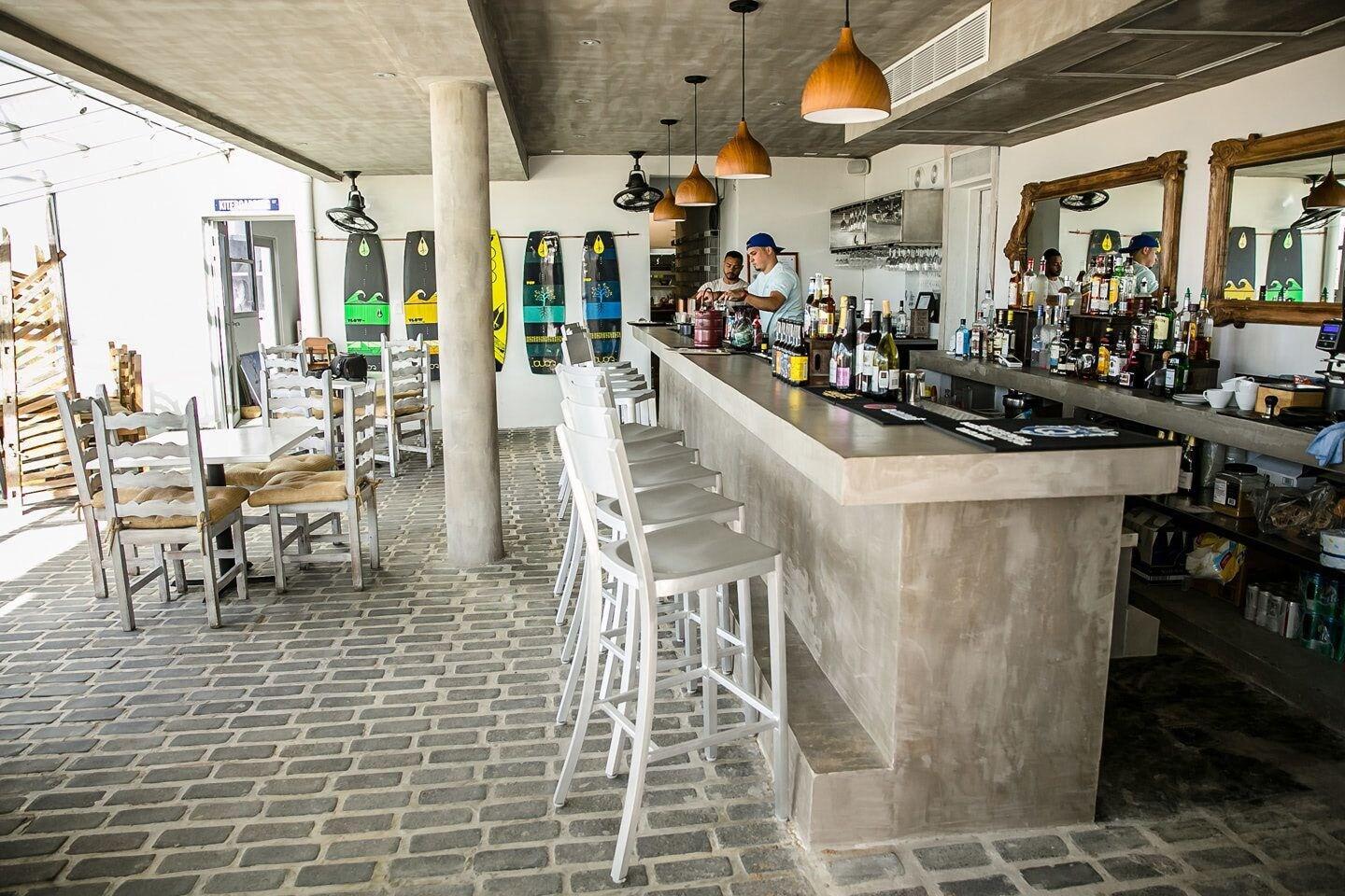 Bar/Salón Numero Uno Beach Apartments