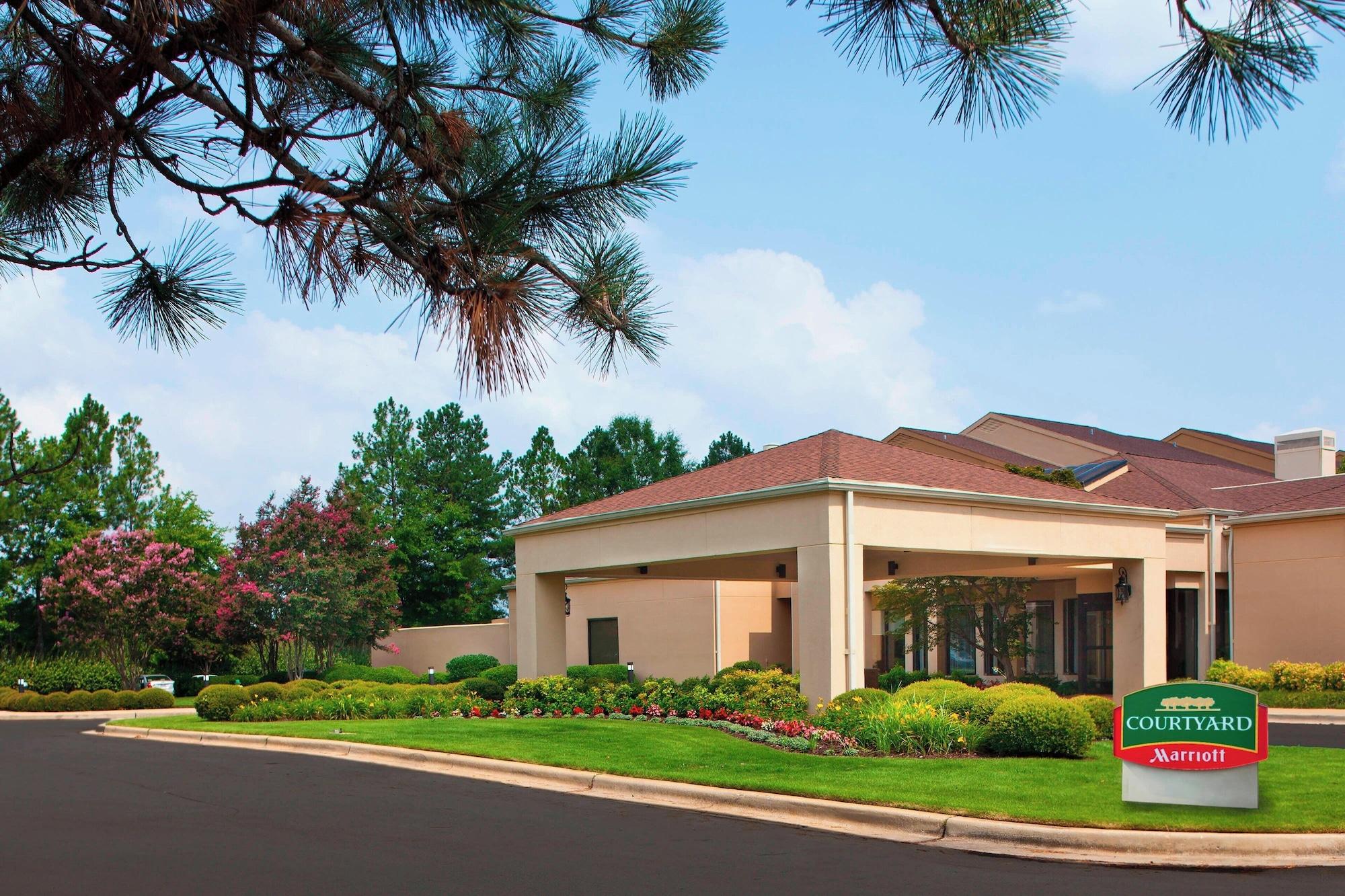Vista Exterior Courtyard by Marriott Huntsville University Drive