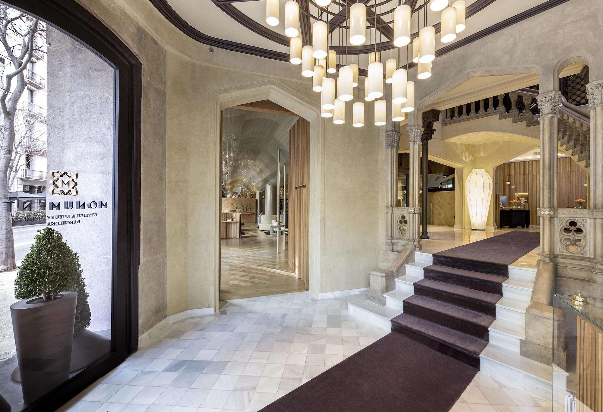 Vista Lobby Monument Hotel