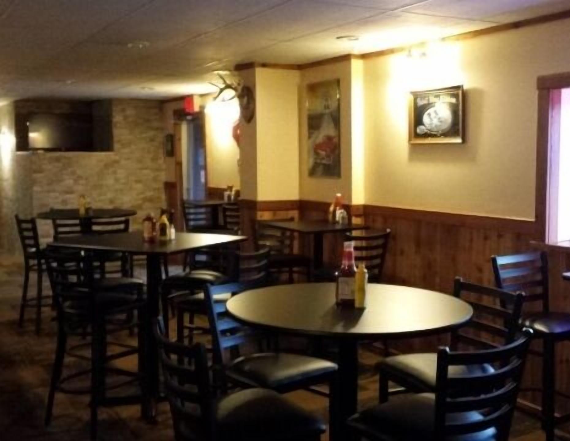 Bar/Salón Inn of the Pines