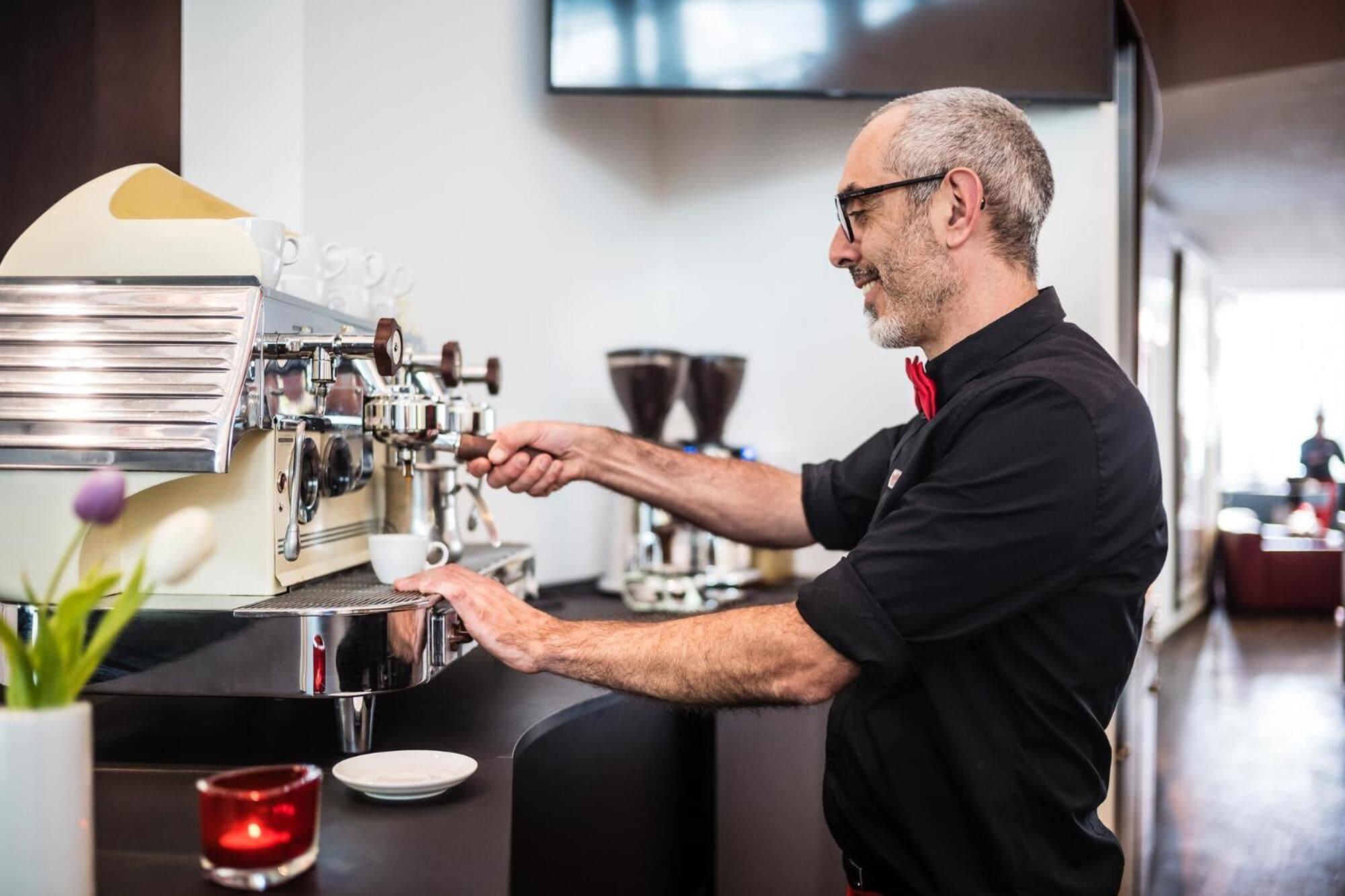 Bar/Salón Penck Hotel Dresden