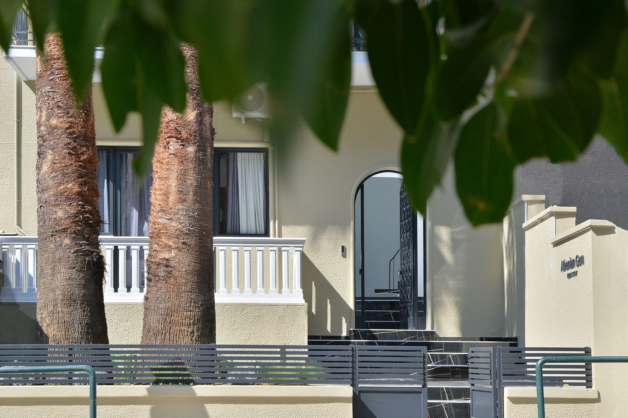 Vista Exterior Athenian Gem