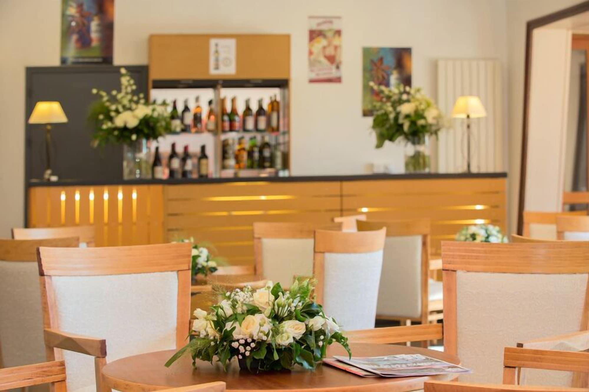 Vista Lobby Hôtel Vacances Bleues Castel Luberon