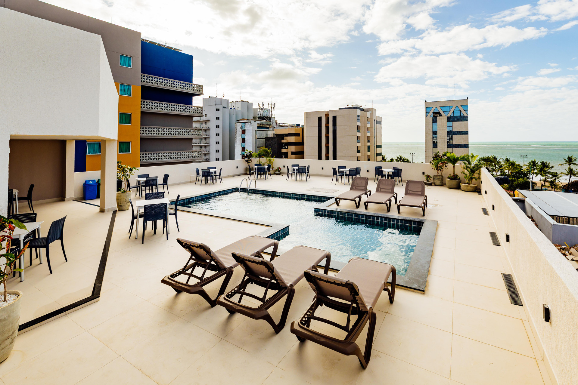 Vista Piscina El Aram Beach Express