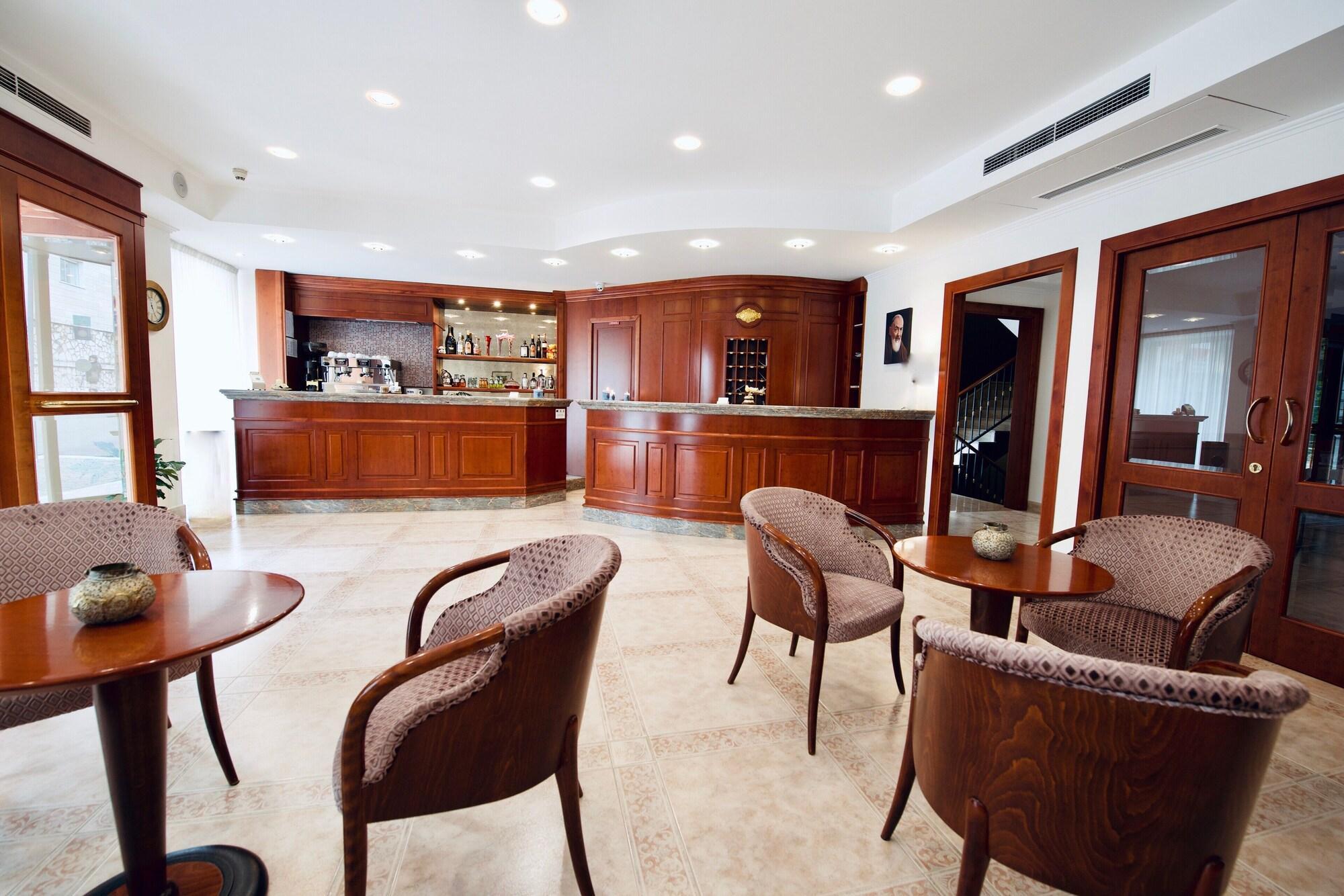 Bar/Salón Hotel San Pio