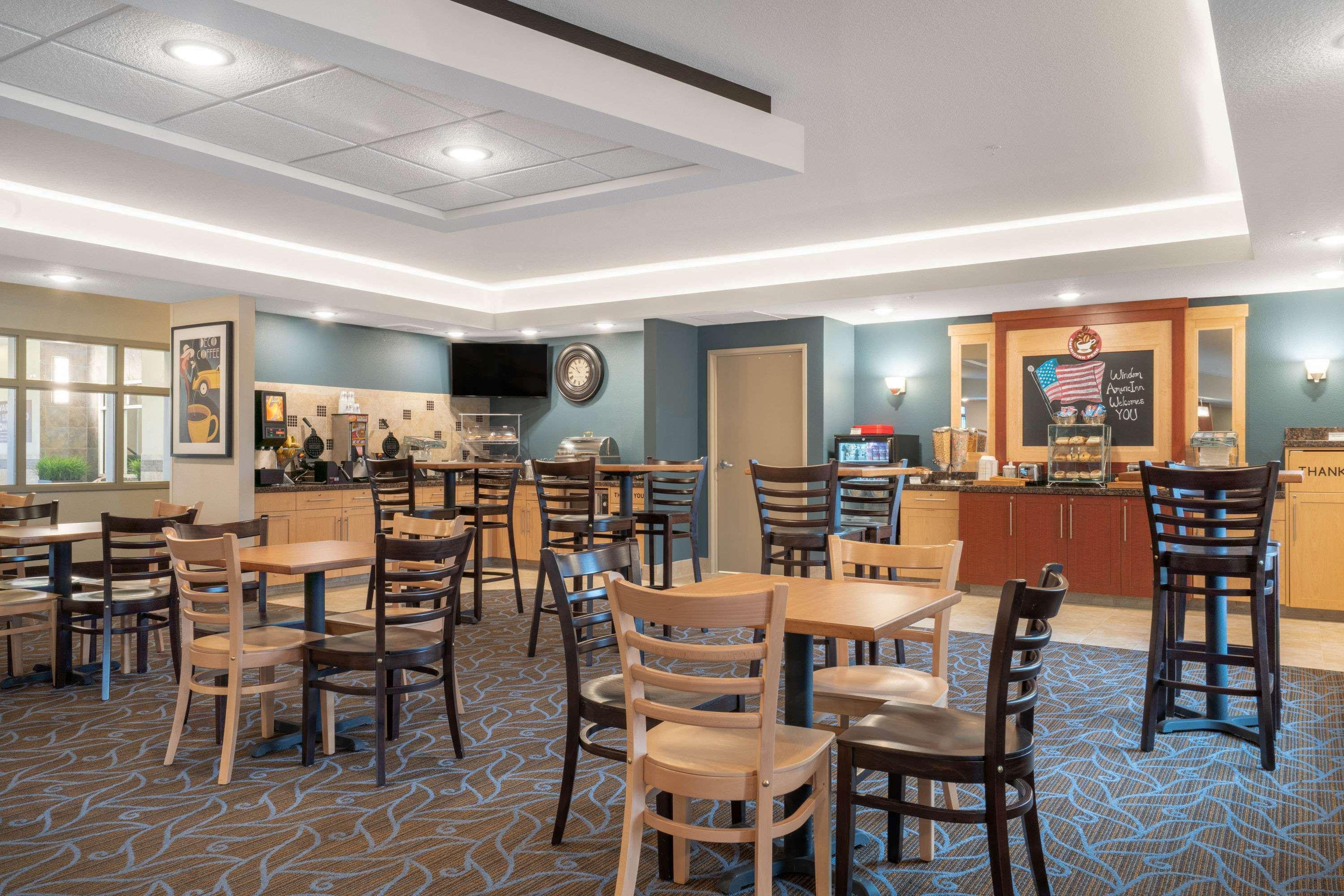 Restaurant AmericInn by Wyndham Windom