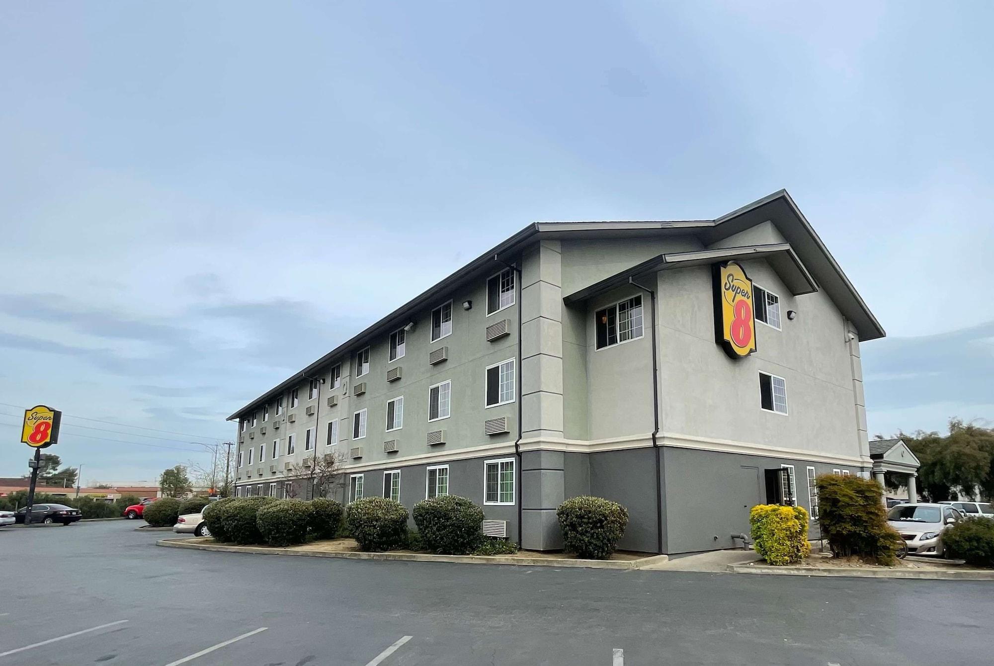 Vista Exterior Super 8 by Wyndham Sacramento/Florin Rd