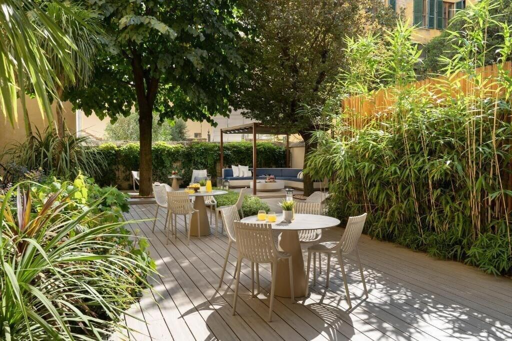 Restaurant Arts & Crafts Luxury Suites by Amalia