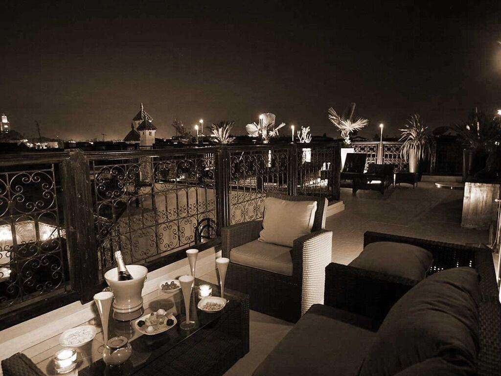 Vista Exterior Riad Carllian