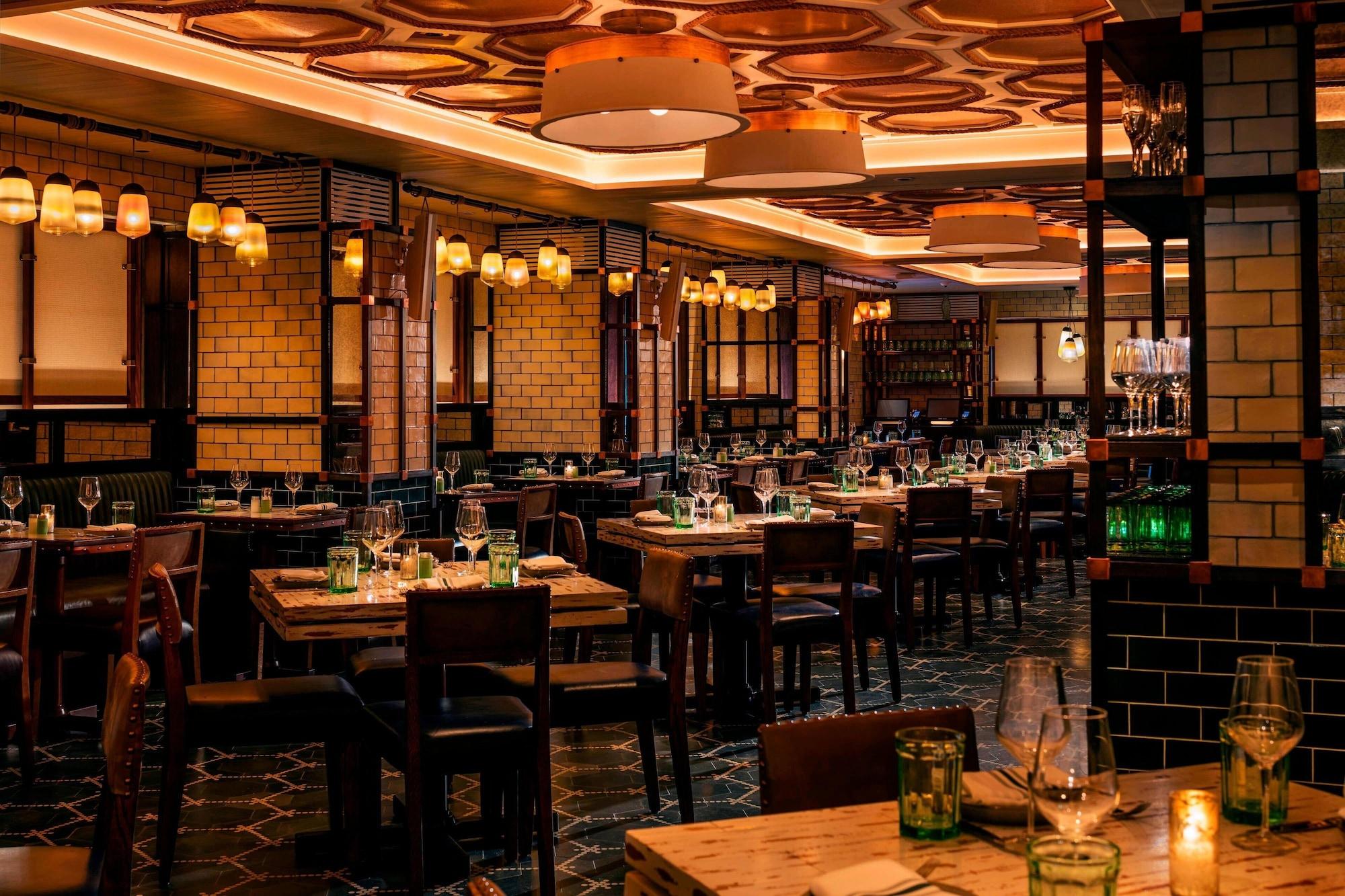Restaurant Moxy NYC Times Square