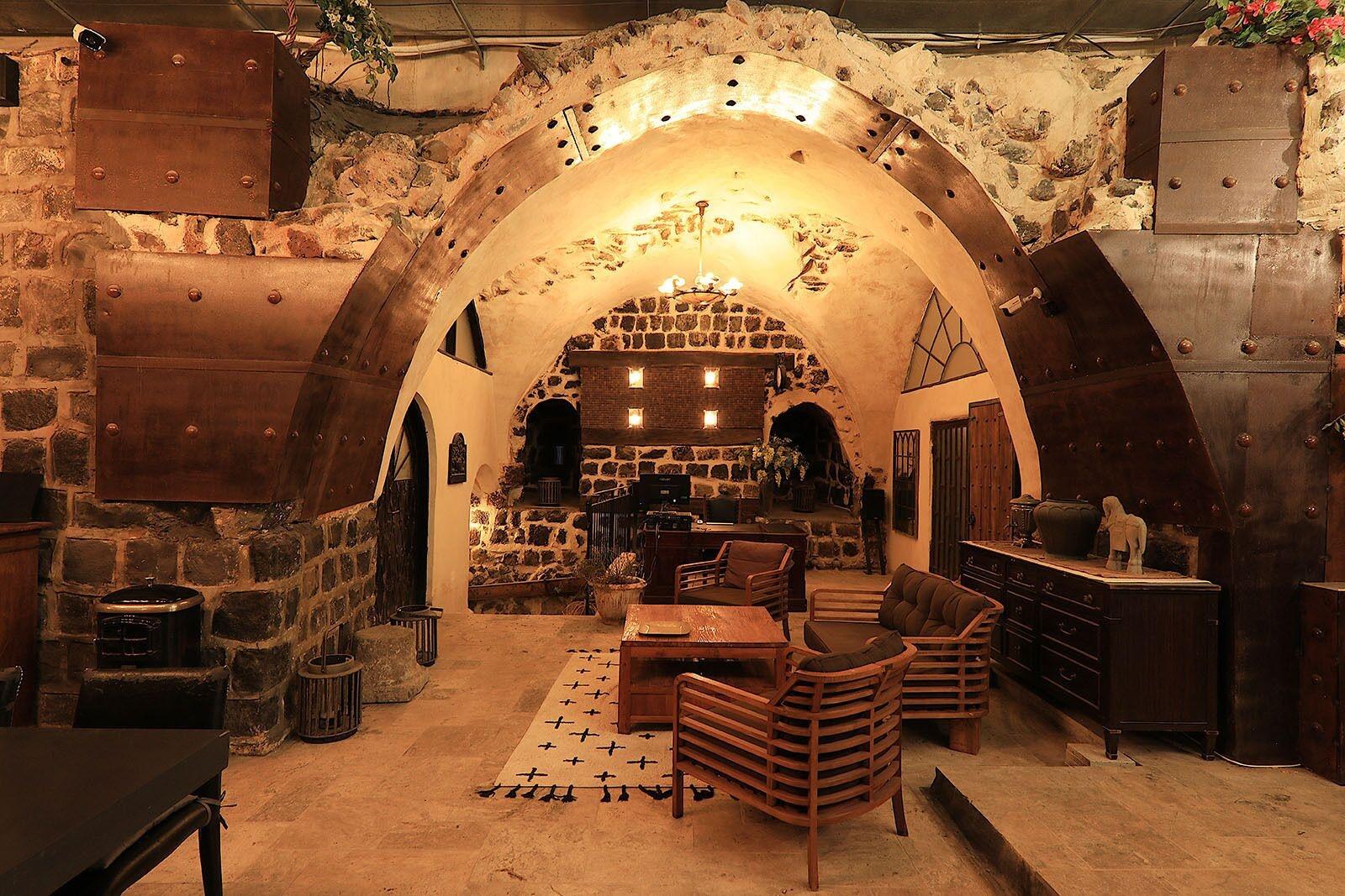Vista Lobby Dona Castle
