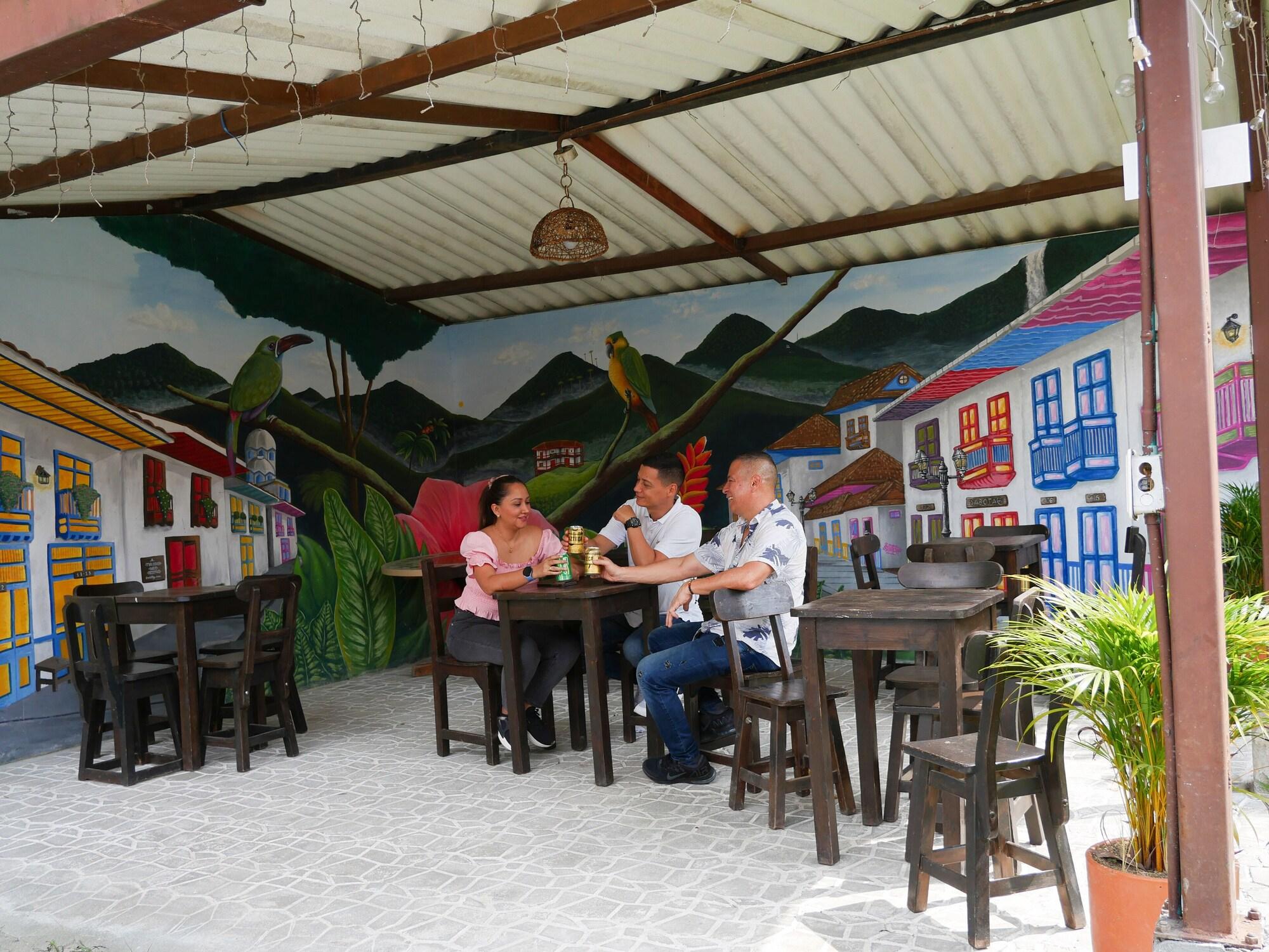 Bar/Salón EcoHotel Colibrí