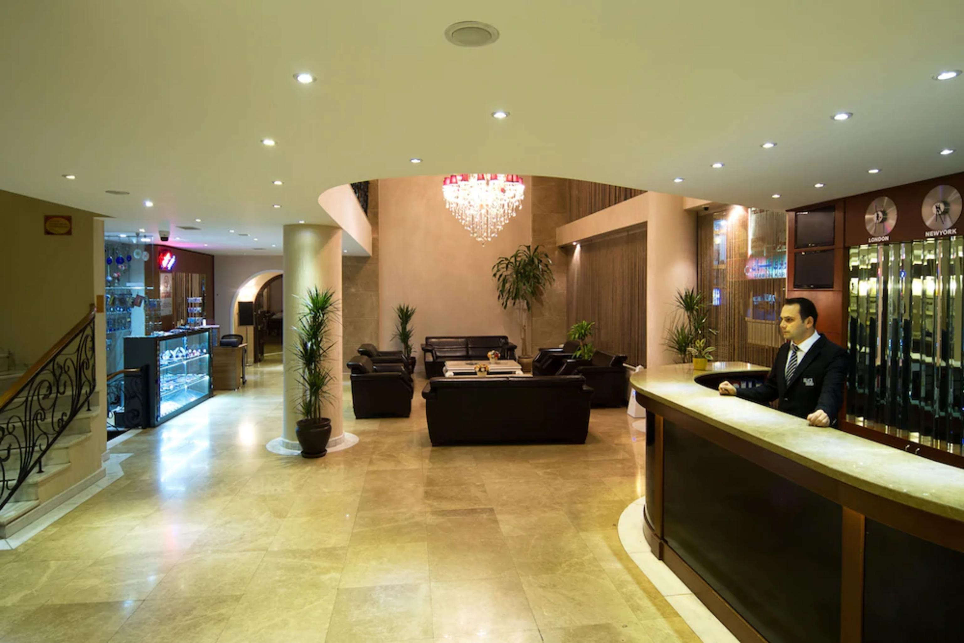 Vista Lobby The Parma Hotel Downtown