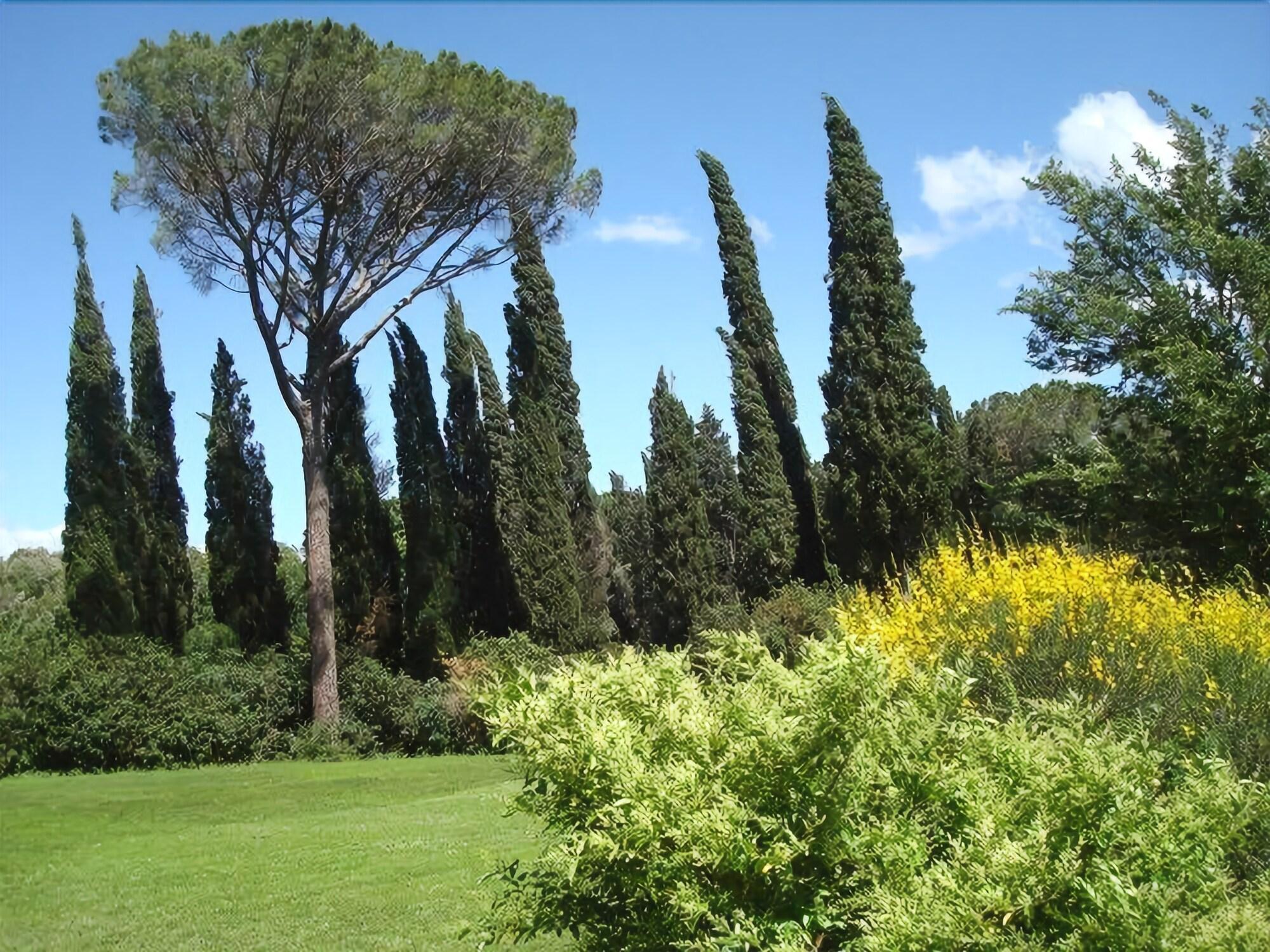 Vista Exterior Al Giardino Degli Etruschi