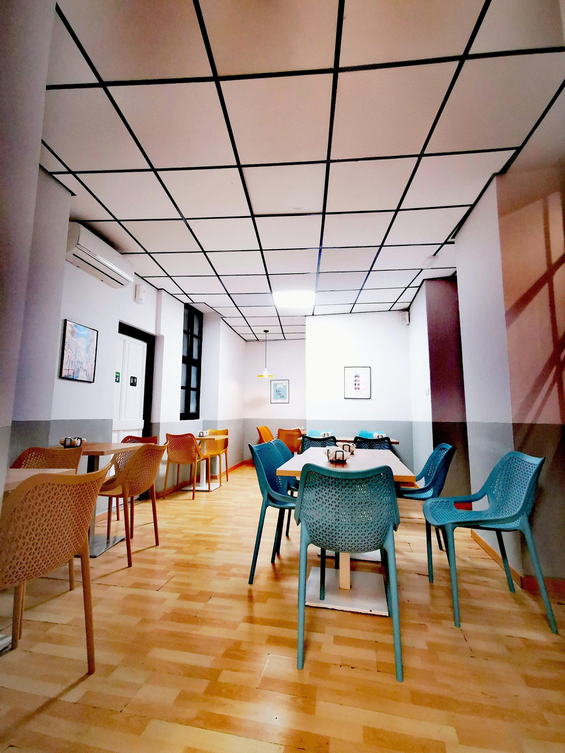 Restaurant Feel Hostels City Center