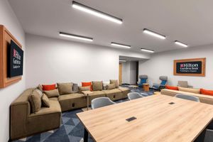 Alojamiento - Hilton Garden Inn Guadalajara Airport