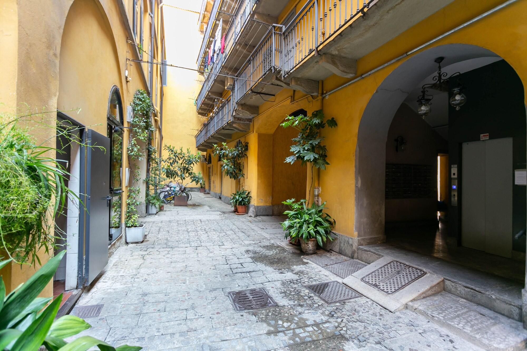Vista Exterior Milano Apartments Mortara 4