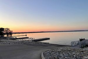 Alquiler Vacacional - Come stay at Two Lakes Cottage just minutes away from Bois d’Arc Lake