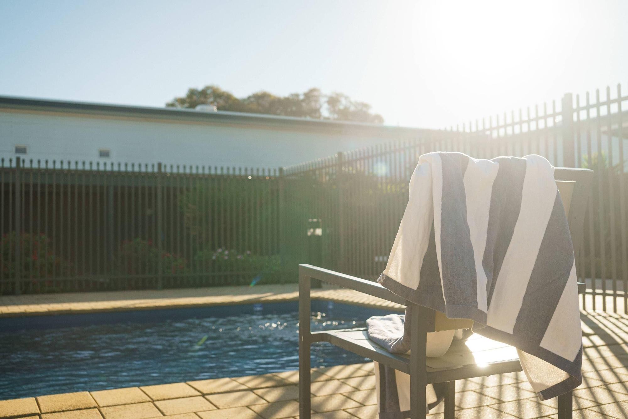 Vista Piscina MainStay Suites Whyalla