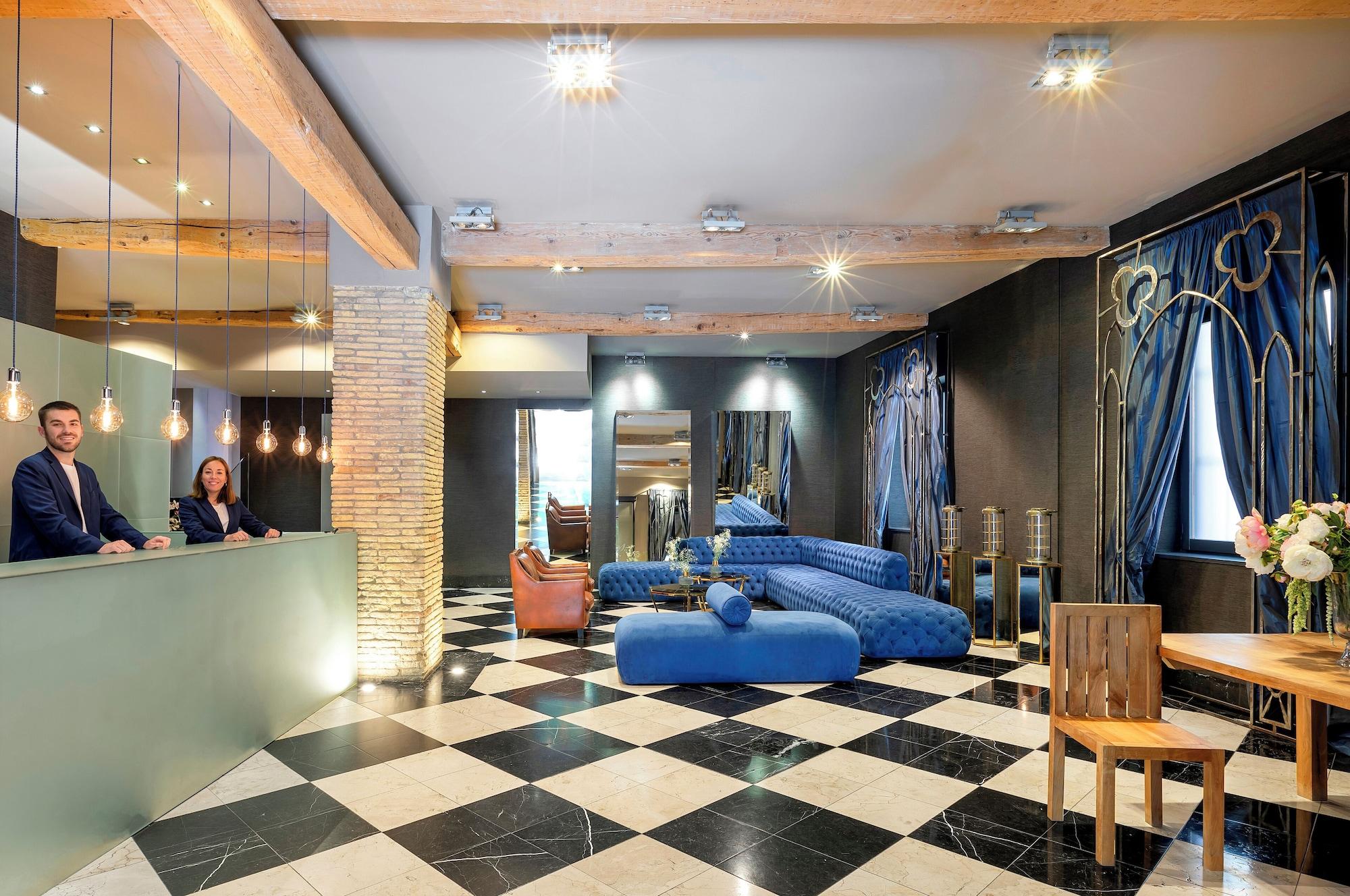 Vista Lobby Pamplona Catedral Hotel