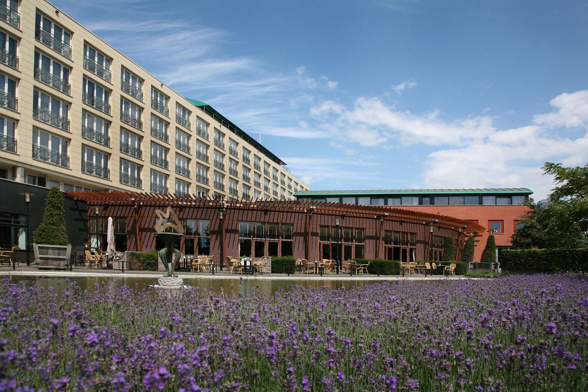 Vista Exterior Van der Valk Hotel Maastricht