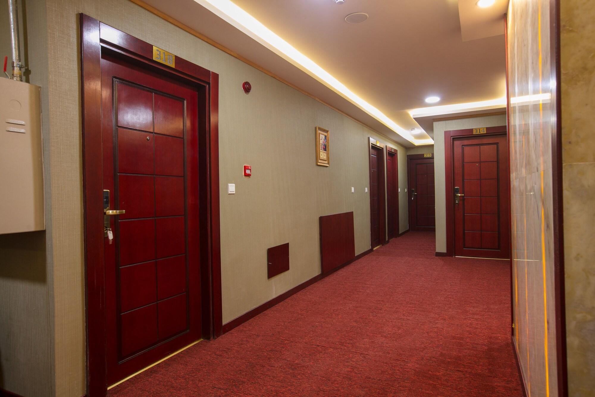 Varios Strand Hotel