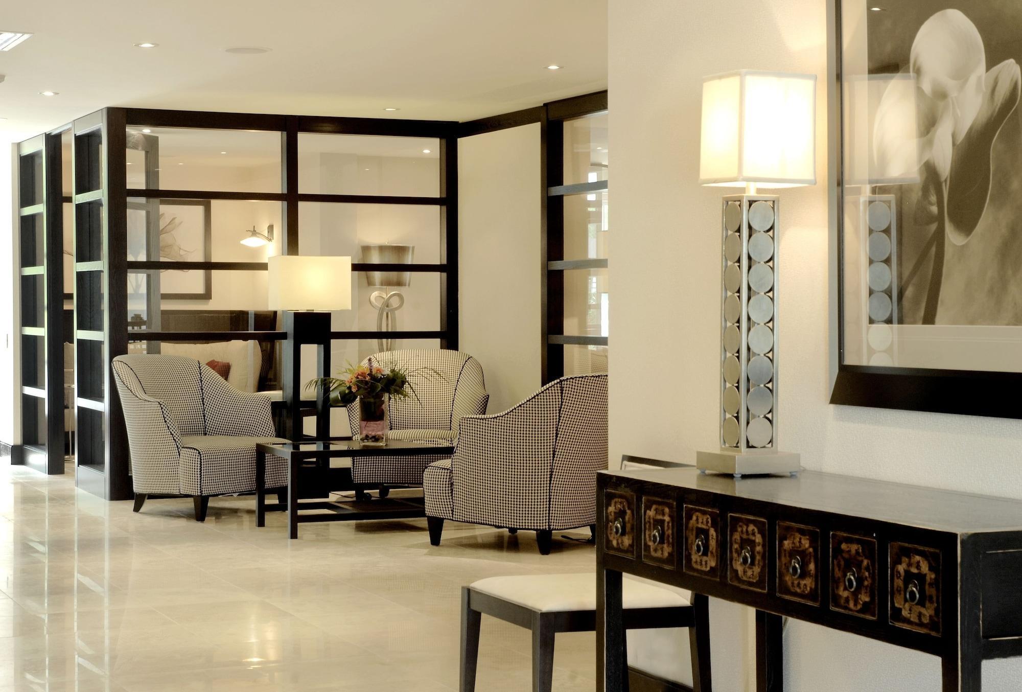 Vista Lobby The Shaw Club Hotel