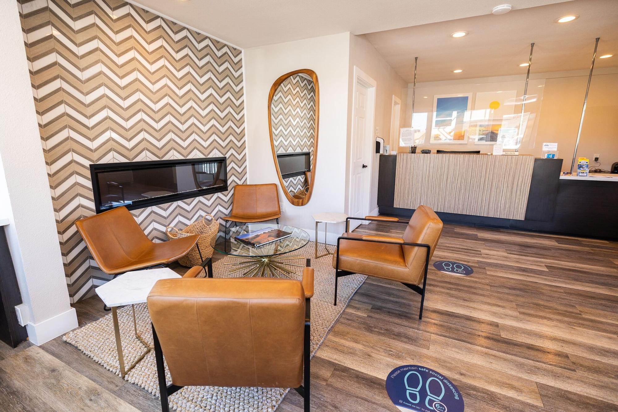 Vista Lobby Days Inn by Wyndham Monterey Downtown