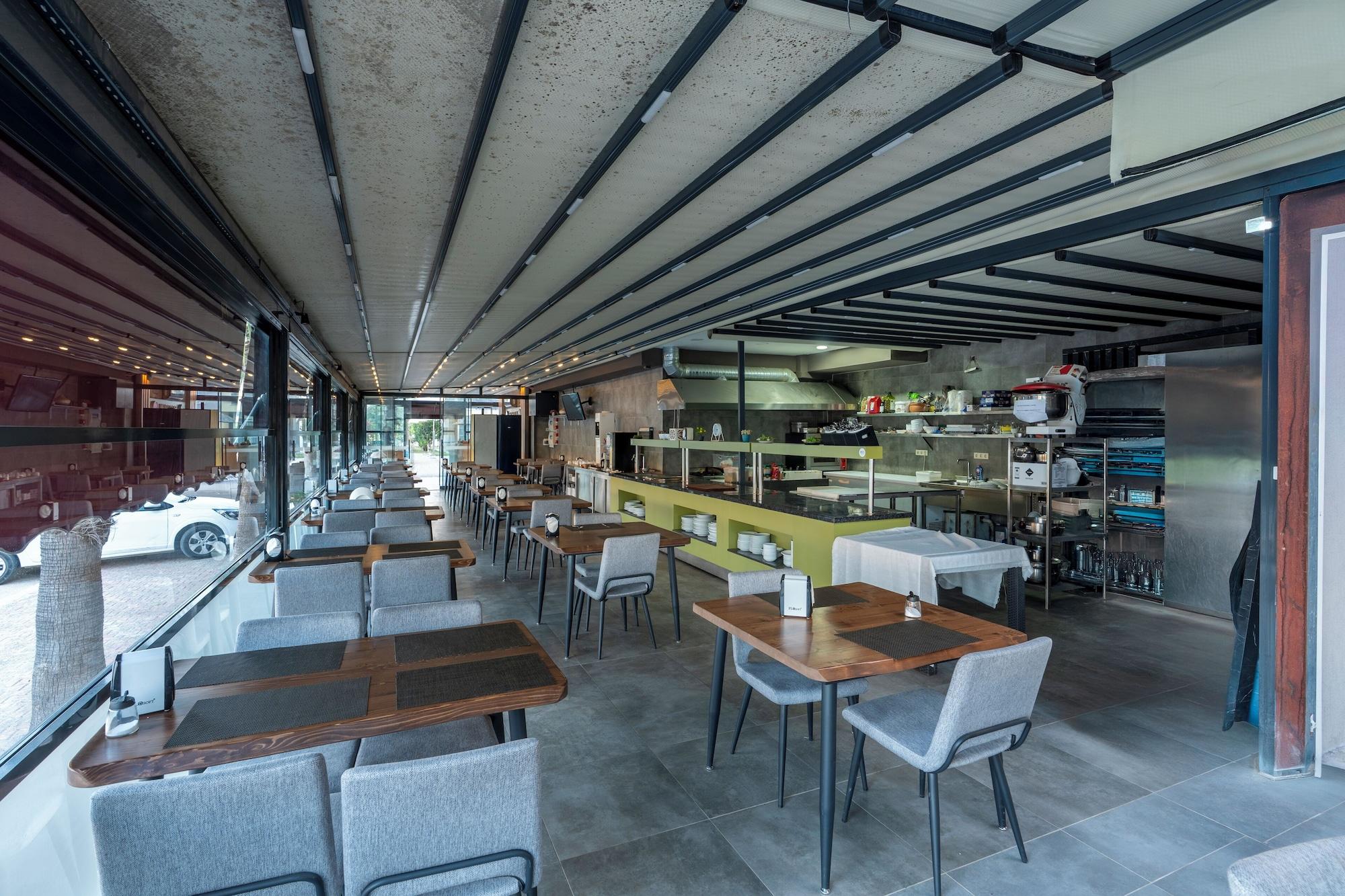 Restaurant Lara Beach Homes