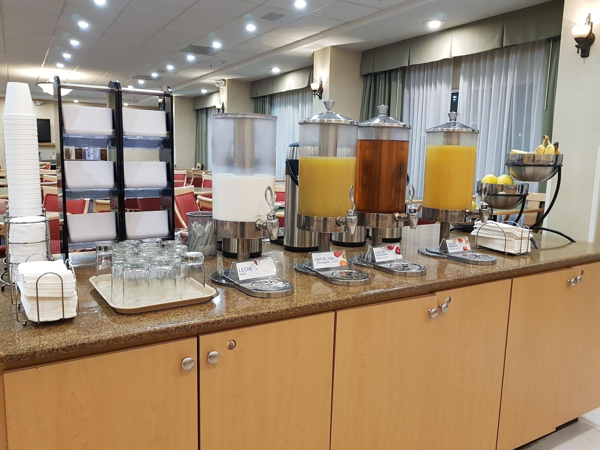 Restaurant Holiday Inn Express Saltillo Zona Aeropuerto by IHG