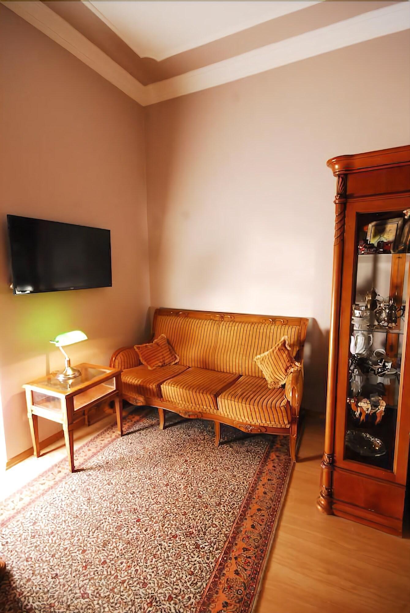 Vista Lobby Station Hotel 34