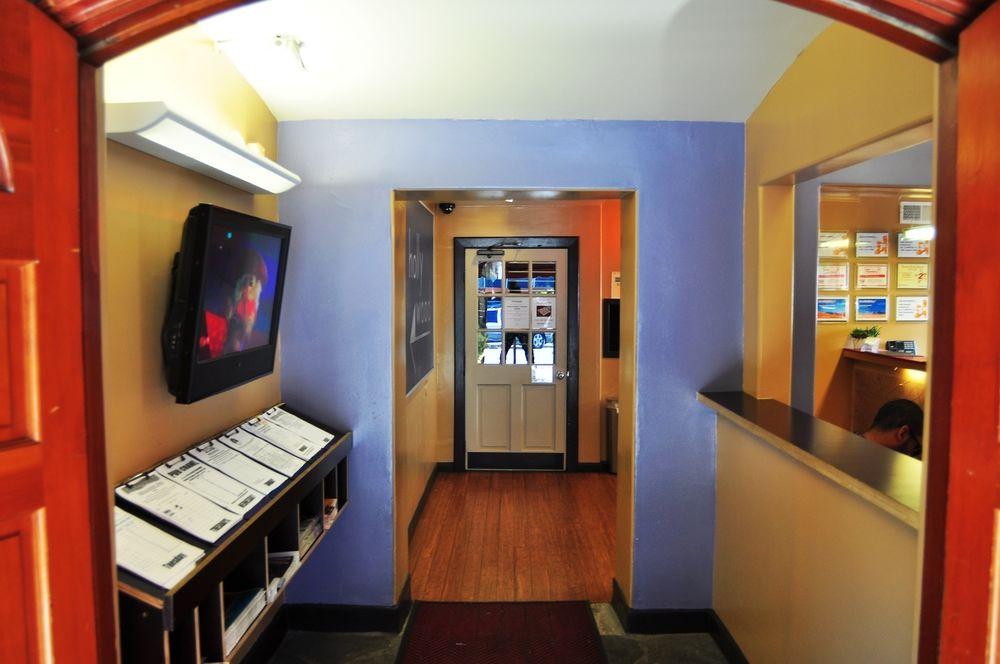 Vista Lobby USA Hostels Hollywood
