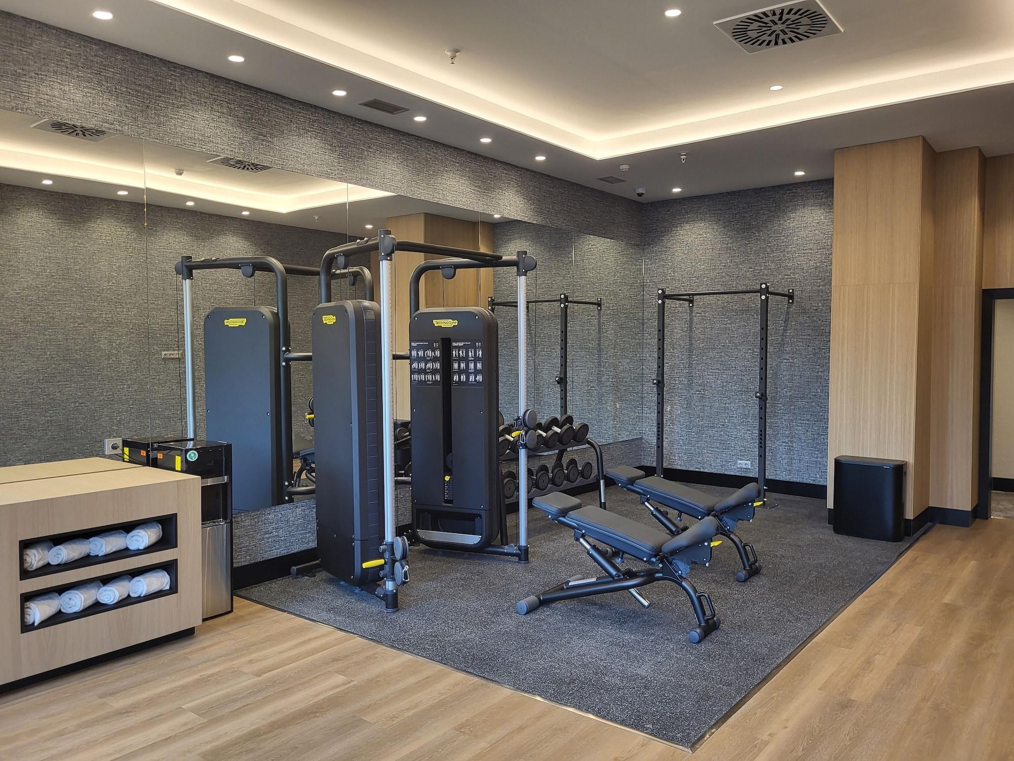 Gimnasio Hotel ILUNION Valencia 4