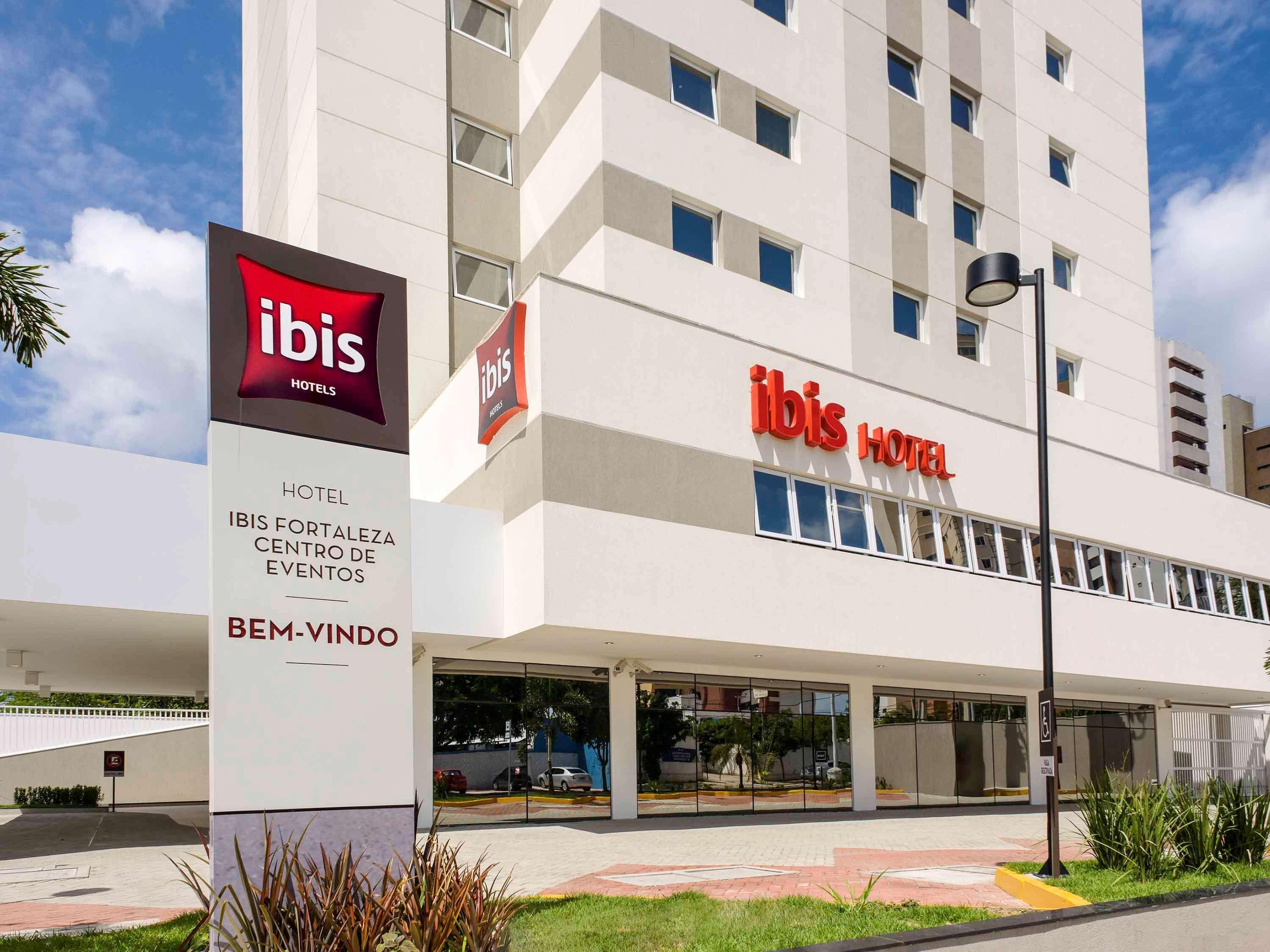 Vista Exterior Ibis Fortaleza Centro De Eventos