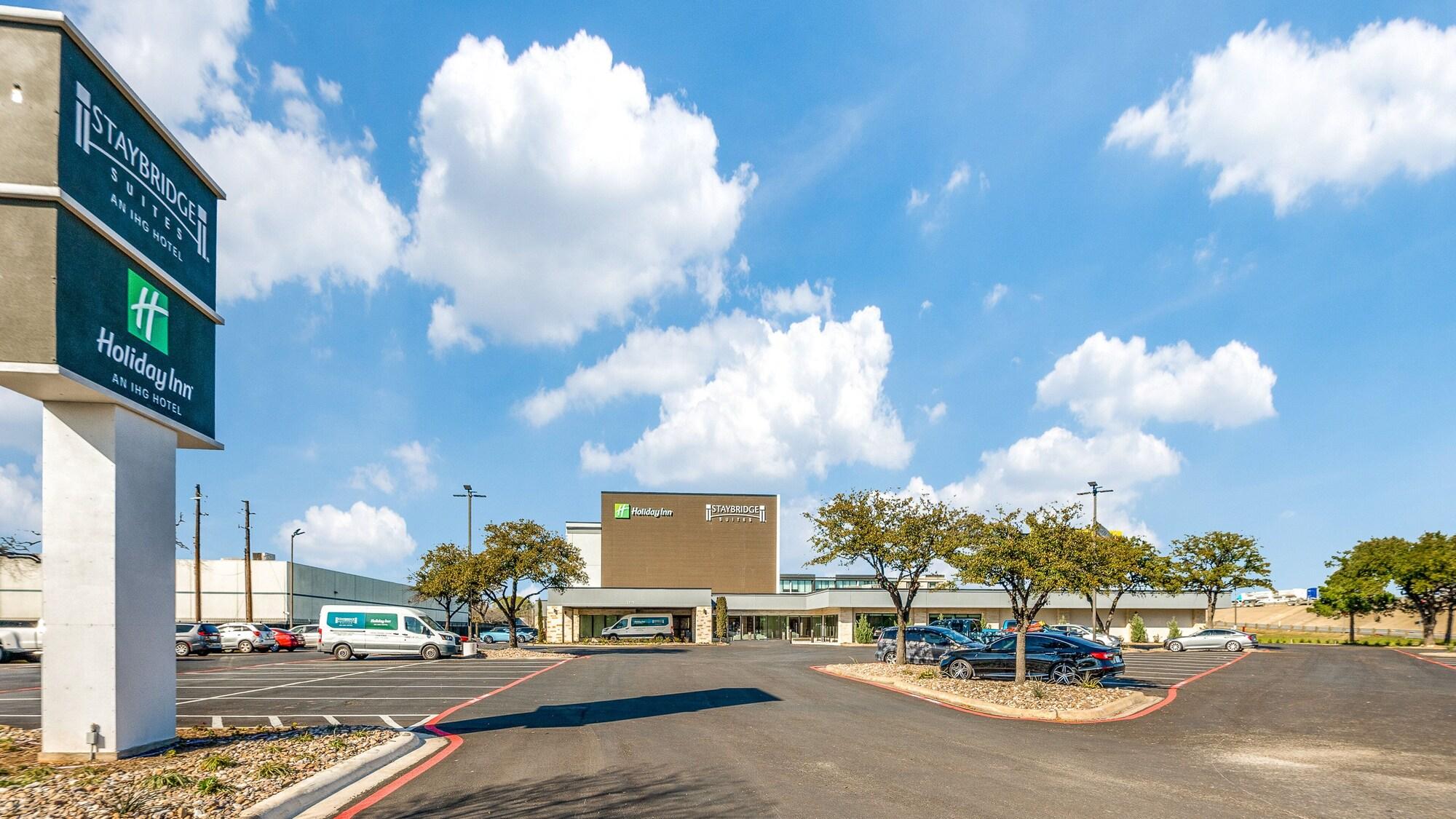 Vista Exterior Staybridge Suites Dallas Market Ctr Love Field by IHG
