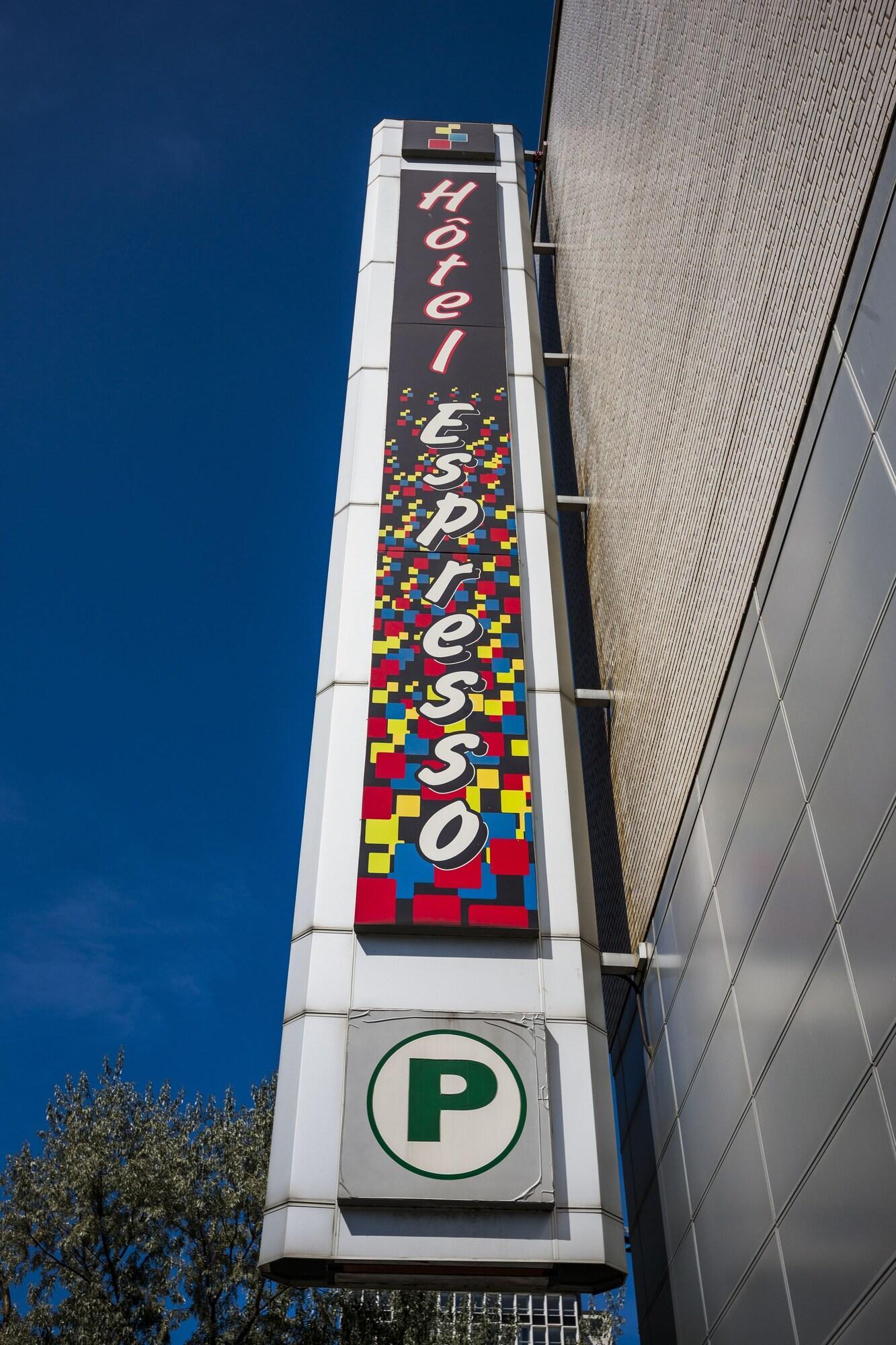Vista Exterior Hotel Espresso Montreal