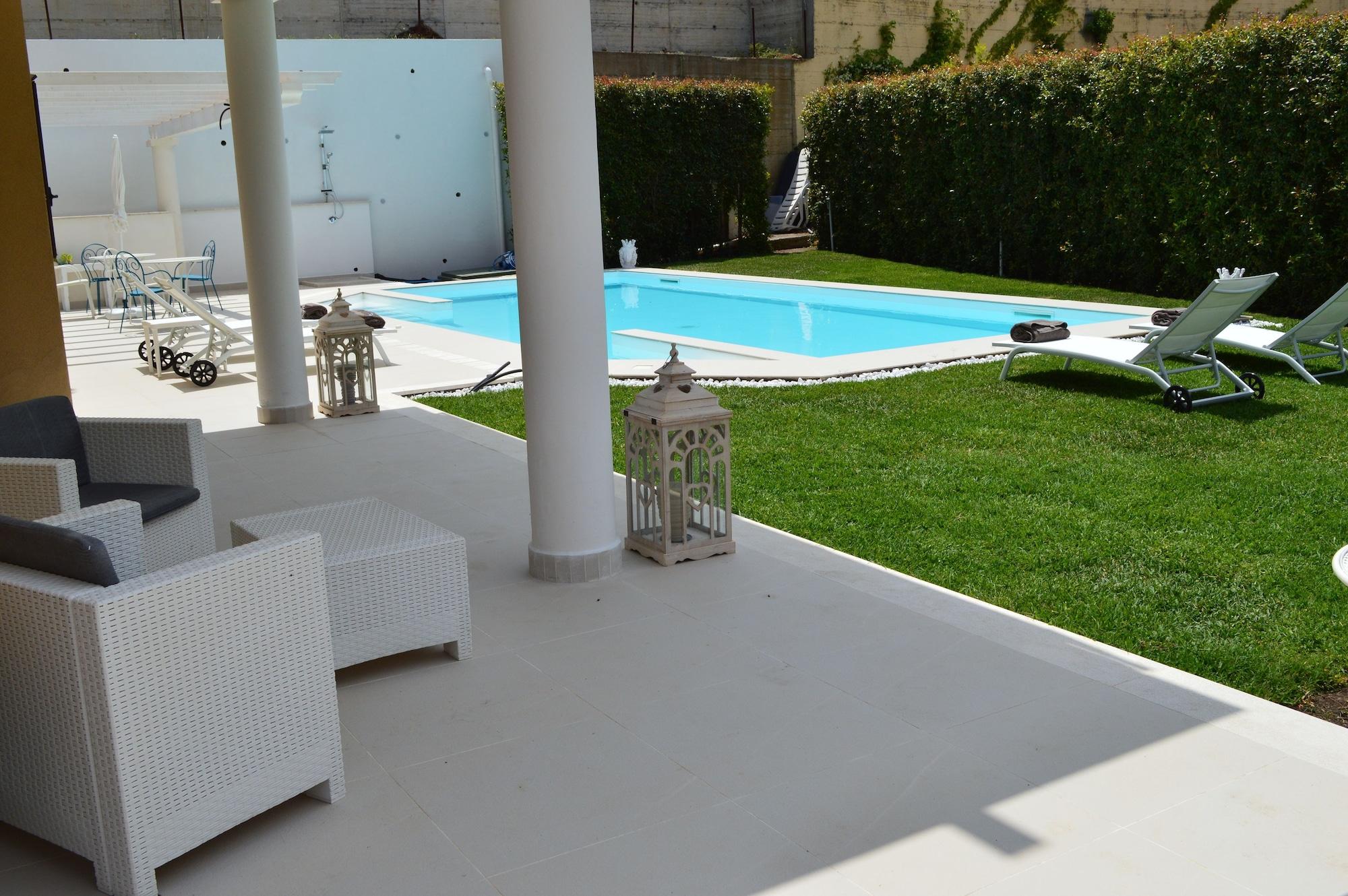 Vista Exterior Villa Giutitta