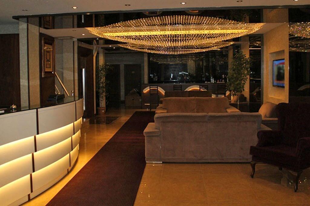 Vista Lobby Prens Hotel