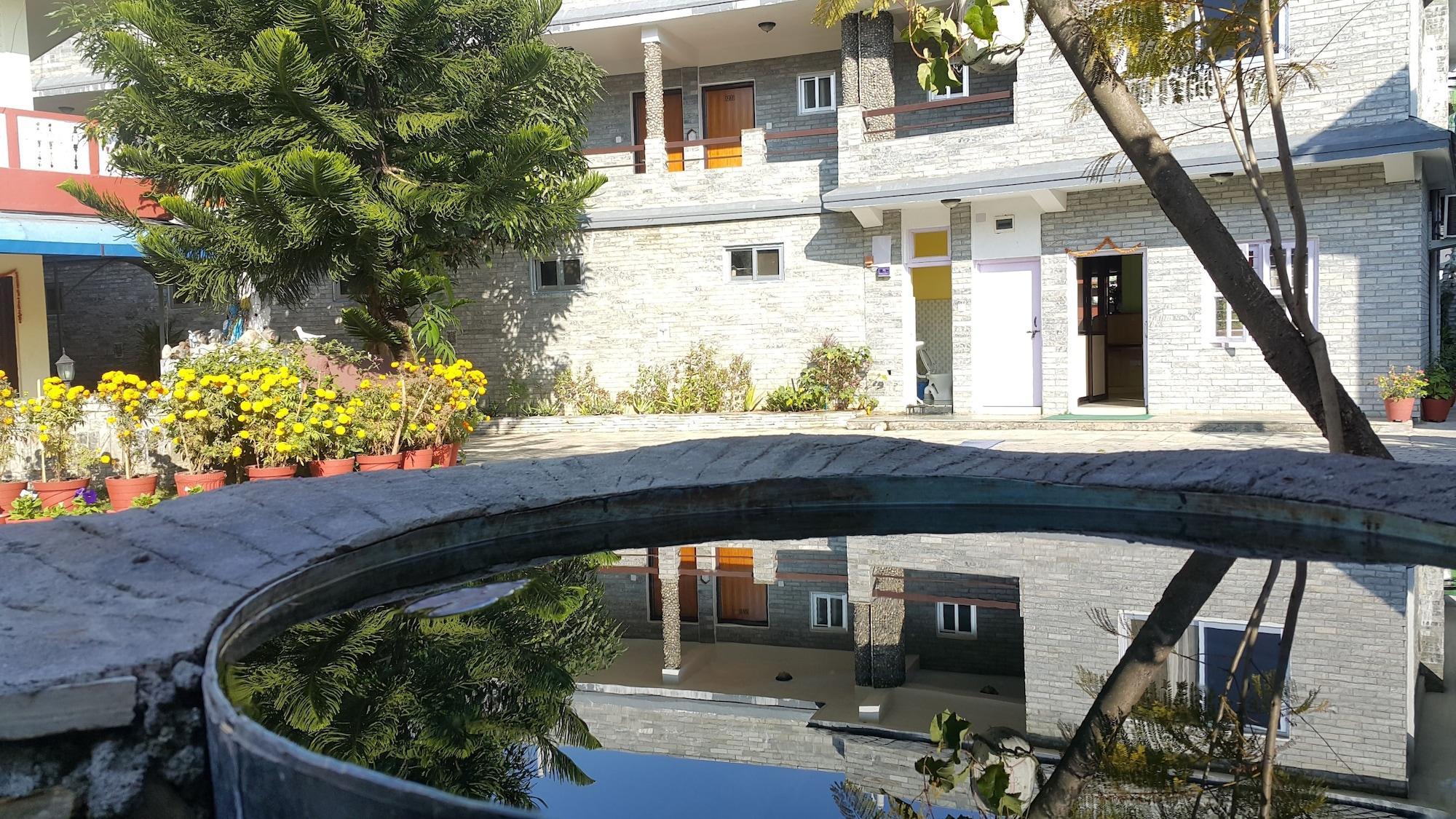 Varios Hotel Bishram